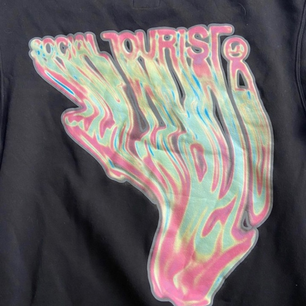 Social Tourist crew neck